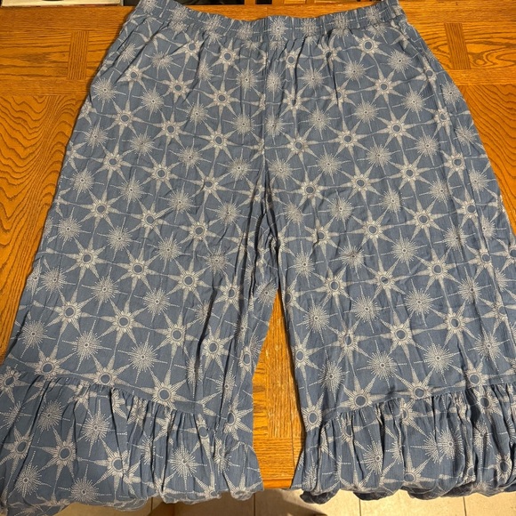 NEW Torrid Festi Tiered Flare Pull-on Pants Star Grid China Blue 4X Boho HIppie - Picture 3 of 14